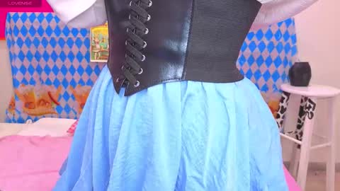 Lilli  follow me kiss online show from 10/02/25, 10:22