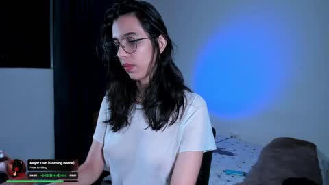 Lili online show from 01/03/25, 10:31