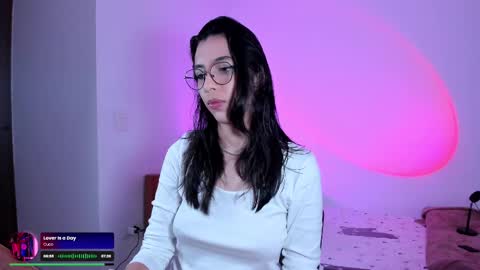 Lili online show from 02/14/25, 10:04