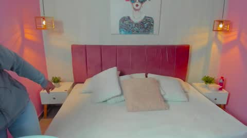 Lili Monroy online show from 02/24/25, 12:16