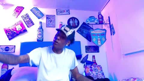 lili_roussi online show from 10/21/25, 03:51