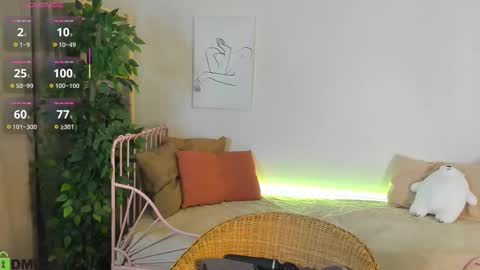 Lilian online show from 09/15/25, 12:10