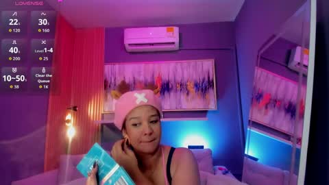 holis soy lily chang no olvides el pulgar arriba es muy importante para mi 3 independent model online show from 06/04/26, 06:58