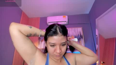 holis soy lily chang no olvides el pulgar arriba es muy importante para mi 3 independent model online show from 06/09/26, 06:41
