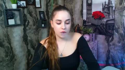 Liliana online show from 11/18/25, 11:58