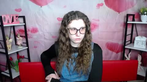 Snapshot of lilianashine chatting on 02/25/26, 06:01 lilianashine online show from 02/25/26, 06:01