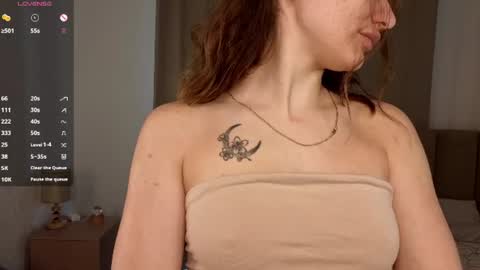 Hi I am Luna online show from 07/18/26, 01:21