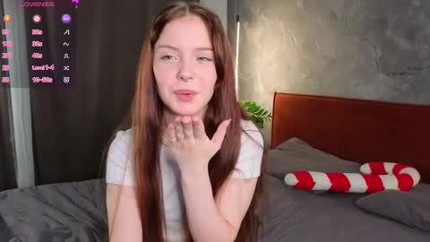 Snapshot of lilianbierly chatting on 09/23/25, 03:04 Greetings from the Luna3 I wish you the best mood for an interesting day online show from 09/23/25, 03:04