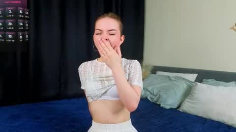 Snapshot of lilianbierly chatting on 10/02/25, 02:46 Greetings from the Luna3 I wish you the best mood for an interesting day online show from 10/02/25, 02:46