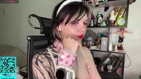 Lilian online show from 06/17/26, 07:00