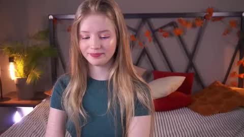 Snapshot of lilianhoward chatting on 11/27/25, 12:40 Lilian online show from 11/27/25, 12:40