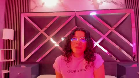 Snapshot of lilibeth___ chatting on 01/20/25, 04:43 Lili online show from 01/20/25, 04:43