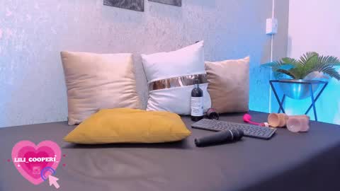 Snapshot of lilicooper_ chatting on 03/06/25, 10:26 Lili Cooper online show from 03/06/25, 10:26