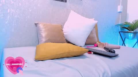 Snapshot of lilicooper_ chatting on 03/07/25, 11:27 Lili Cooper online show from 03/07/25, 11:27