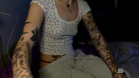 Snapshot of lilie303 chatting on 02/13/26, 05:14 Millie online show from 02/13/26, 05:14