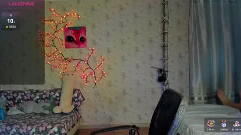 Lilie online show from 10/28/25, 04:38