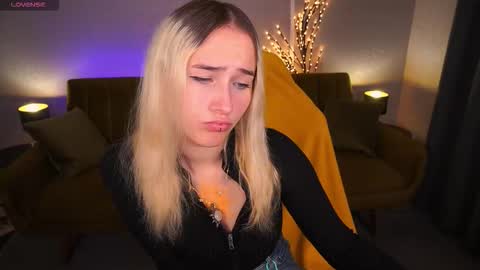 lilielfie online show from 11/05/25, 01:44