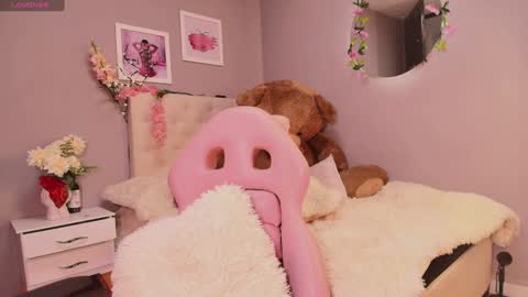 lili online show from 01/11/25, 08:00