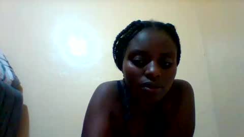 Snapshot of liligal chatting on 05/14/26, 08:15 liligal online show from 05/14/26, 08:15