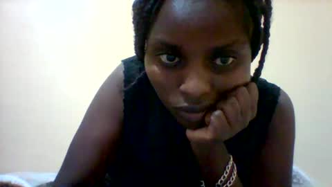 Snapshot of liligal chatting on 05/17/26, 07:54 liligal online show from 05/17/26, 07:54