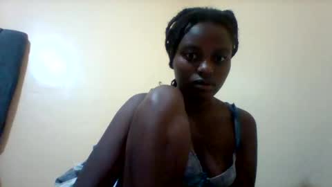 Snapshot of liligal chatting on 05/27/26, 04:31 liligal online show from 05/27/26, 04:31