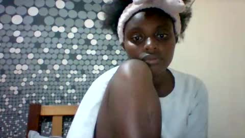 Snapshot of liligal chatting on 06/04/26, 08:59 liligal online show from 06/04/26, 08:59