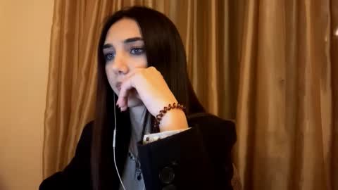 Snapshot of lilihalvorsen chatting on 09/20/25, 10:11 Lina online show from 09/20/25, 10:11