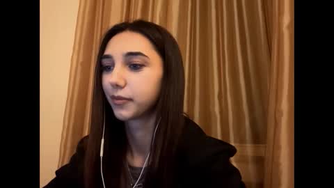 Snapshot of lilihalvorsen chatting on 09/21/25, 11:06 Lina online show from 09/21/25, 11:06