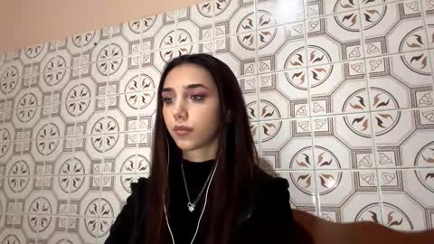 Snapshot of lilihalvorsen chatting on 11/05/25, 10:10 Lina online show from 11/05/25, 10:10