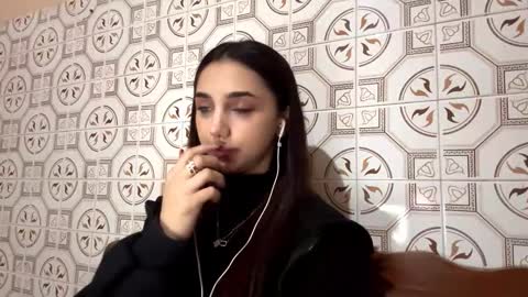 Snapshot of lilihalvorsen chatting on 11/06/25, 10:10 Lina online show from 11/06/25, 10:10