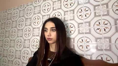 Snapshot of lilihalvorsen chatting on 11/12/25, 10:09 Lina online show from 11/12/25, 10:09