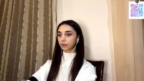 Snapshot of lilihalvorsen chatting on 11/15/25, 10:37 Lina online show from 11/15/25, 10:37