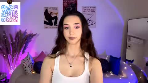 Lina online show from 06/30/26, 10:11