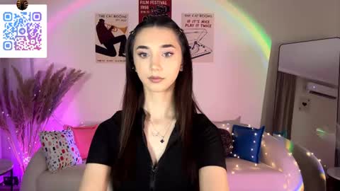 Lina online show from 07/28/26, 10:42