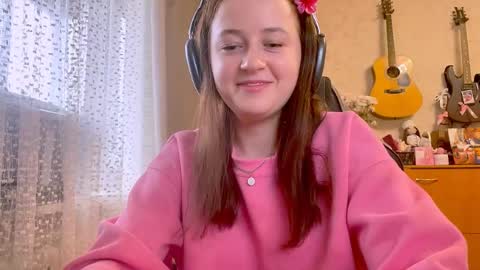 Snapshot of lilijohansen chatting on 11/20/25, 04:45 Lili online show from 11/20/25, 04:45