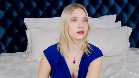 LiliLinn online show from 12/10/24, 06:22