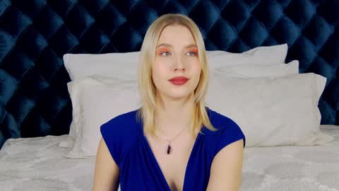 LiliLinn online show from 12/10/24, 09:23