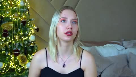 LiliLinn online show from 12/12/24, 08:14