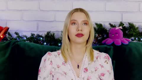 LiliLinn online show from 12/14/24, 12:23