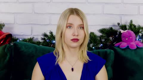 LiliLinn online show from 12/18/24, 07:15