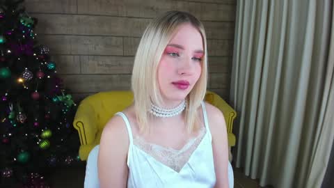LiliLinn online show from 12/20/24, 05:47