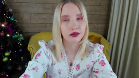 LiliLinn online show from 12/21/24, 12:16