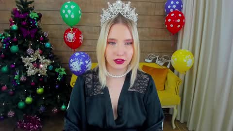 LiliLinn online show from 12/26/24, 11:21