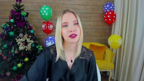 LiliLinn online show from 12/26/24, 02:48