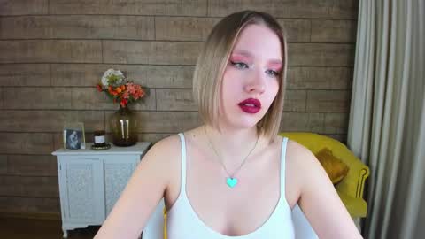 LiliLinn online show from 02/12/25, 02:43