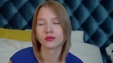 Snapshot of lililinn chatting on 09/16/25, 04:35 LiliLinn online show from 09/16/25, 04:35