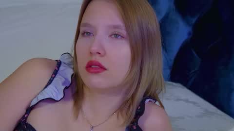 Snapshot of lililinn chatting on 10/28/25, 04:49 LiliLinn online show from 10/28/25, 04:49