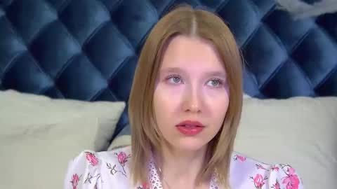 Snapshot of lililinn chatting on 11/03/25, 05:20 LiliLinn online show from 11/03/25, 05:20