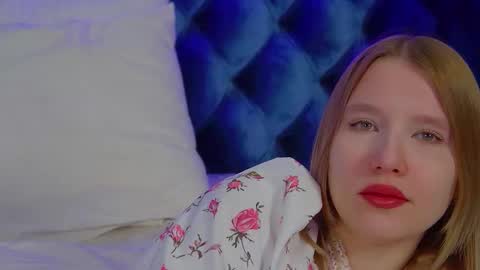 Snapshot of lililinn chatting on 11/18/25, 04:39 LiliLinn online show from 11/18/25, 04:39