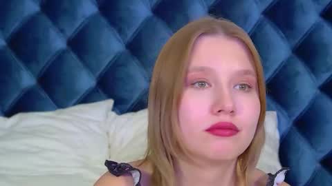 Snapshot of lililinn chatting on 11/29/25, 08:28 LiliLinn online show from 11/29/25, 08:28